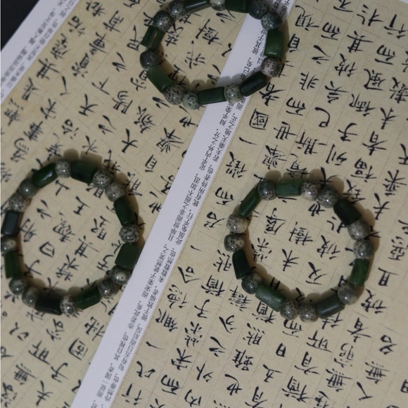 Bodhi Seed Bracelet with jade - Picture 3 of 5